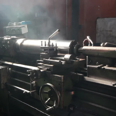 Mechanical industry old machinery lathe