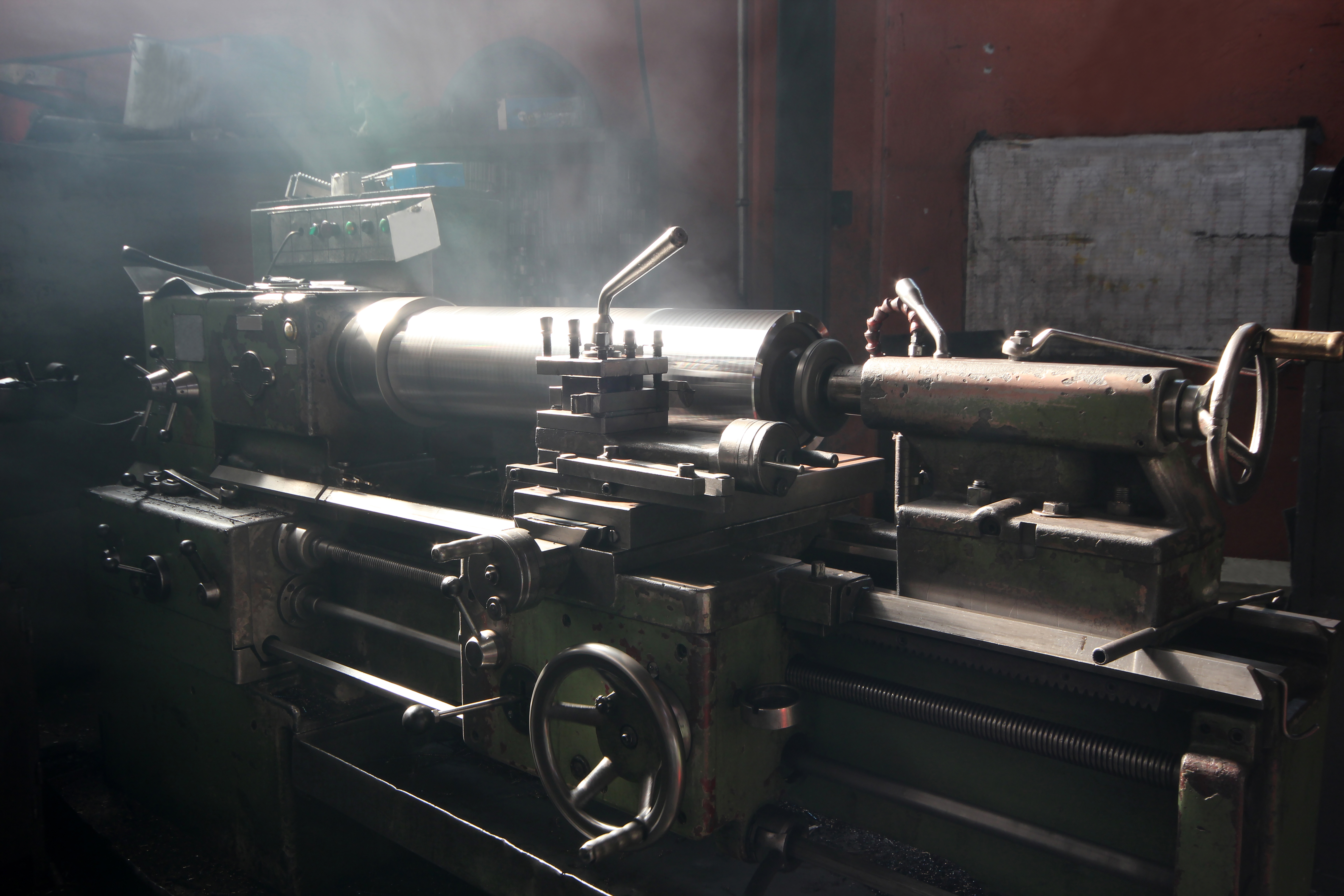 Mechanical industry old machinery lathe