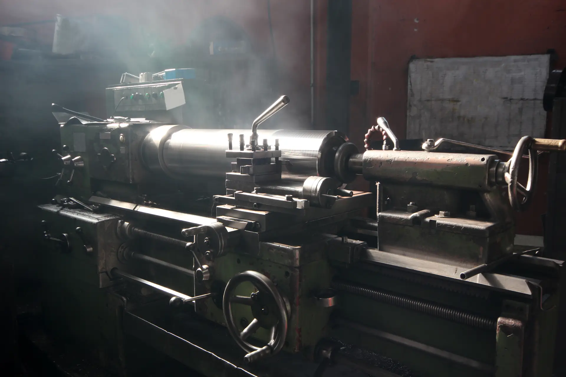Mechanical industry old machinery lathe